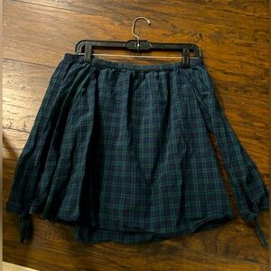 Vineyard Vines off the shoulder plaid top